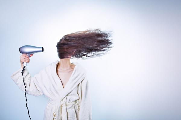 Perdita di capelli «femminile»: come riconoscerla