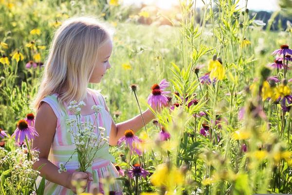 Pubertà precoce nelle bambine: i rischi e le soluzioni