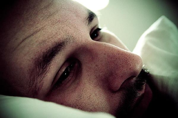 Insonnia ormonale negli uomini: quando e perché