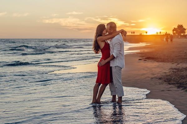 Estrogeni, il toccasana per baci felici